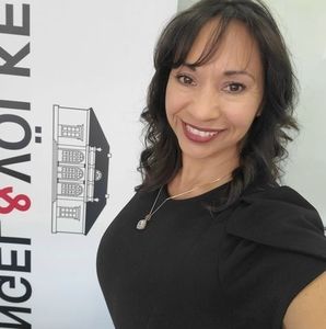 Meet your Posher, Sonia lee